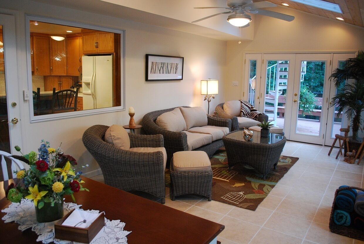 Enjoy a quiet stay in this adorable country cabin. Has 3 bedrooms & 2 1/2 baths