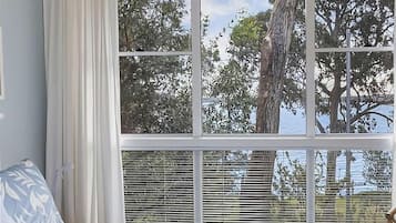 3 chambres, fer et planche Ă repasser, draps fournis