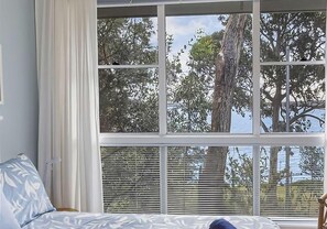 3 bedrooms, iron/ironing board, bed sheets