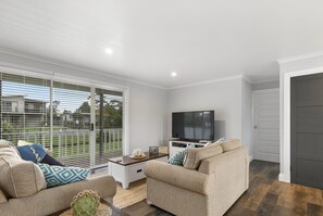 House, 3 Bedrooms | Living area