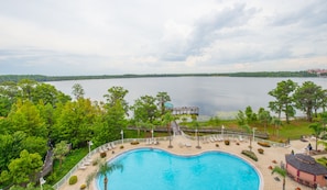 Outdoor pool - Amazing Water View, 1 Mile to Disney,Newly Renovated  (Orlando)