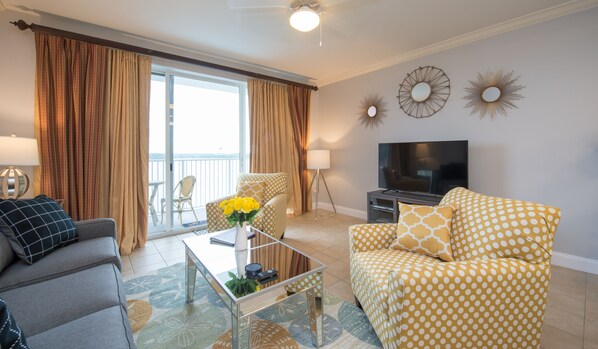 Télévision à écran plat, lecteur de DVD