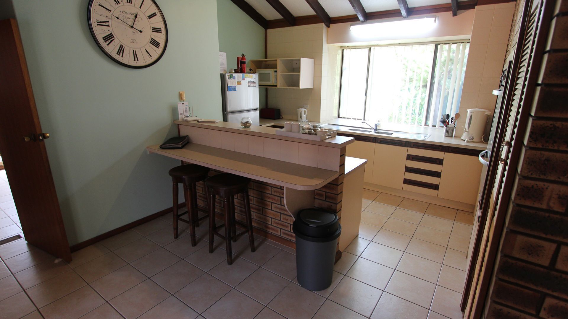 Seagate Beach Retreat - with private pool and integrated spa (spa is unheated). — image 16