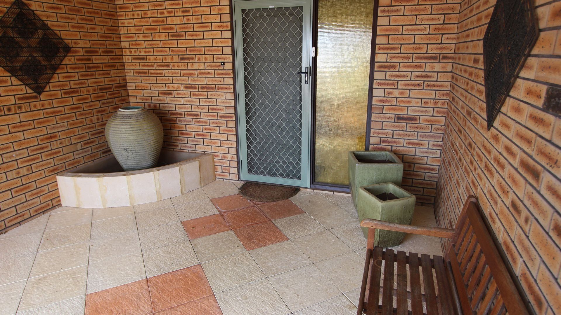 Seagate Beach Retreat - with private pool and integrated spa (spa is unheated). — image 20