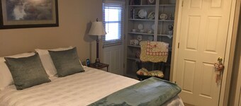 Studio apartment overlooking the Snake river