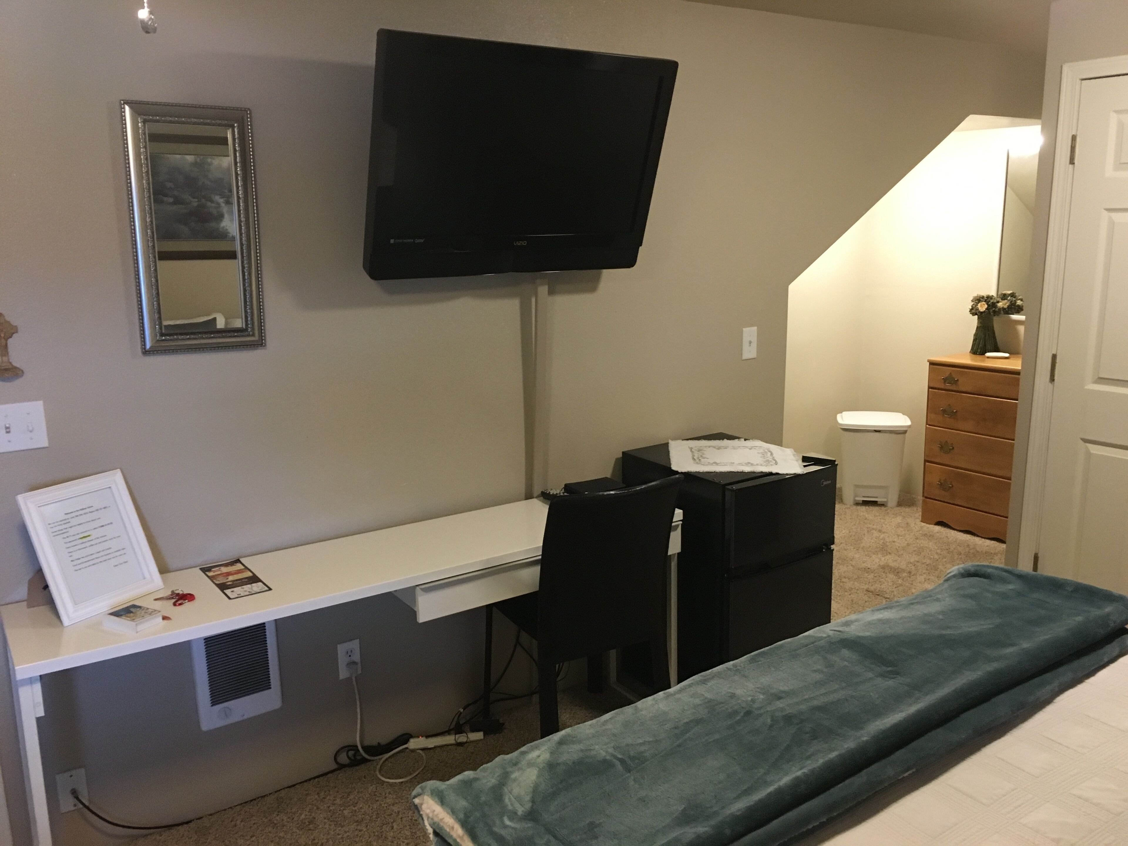 Studio apartment overlooking the Snake river