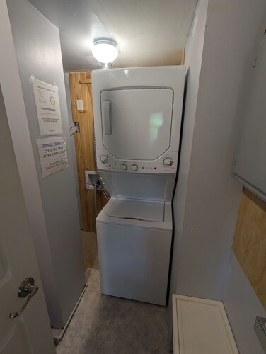 River Views | Pool Table | EV Charger | Hiking Trails | Near Niagara Falls