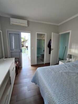 4 bedrooms, iron/ironing board, WiFi, bed sheets - House in a Hanga Roa Resort in Bertioga. Gated community (Bertioga)