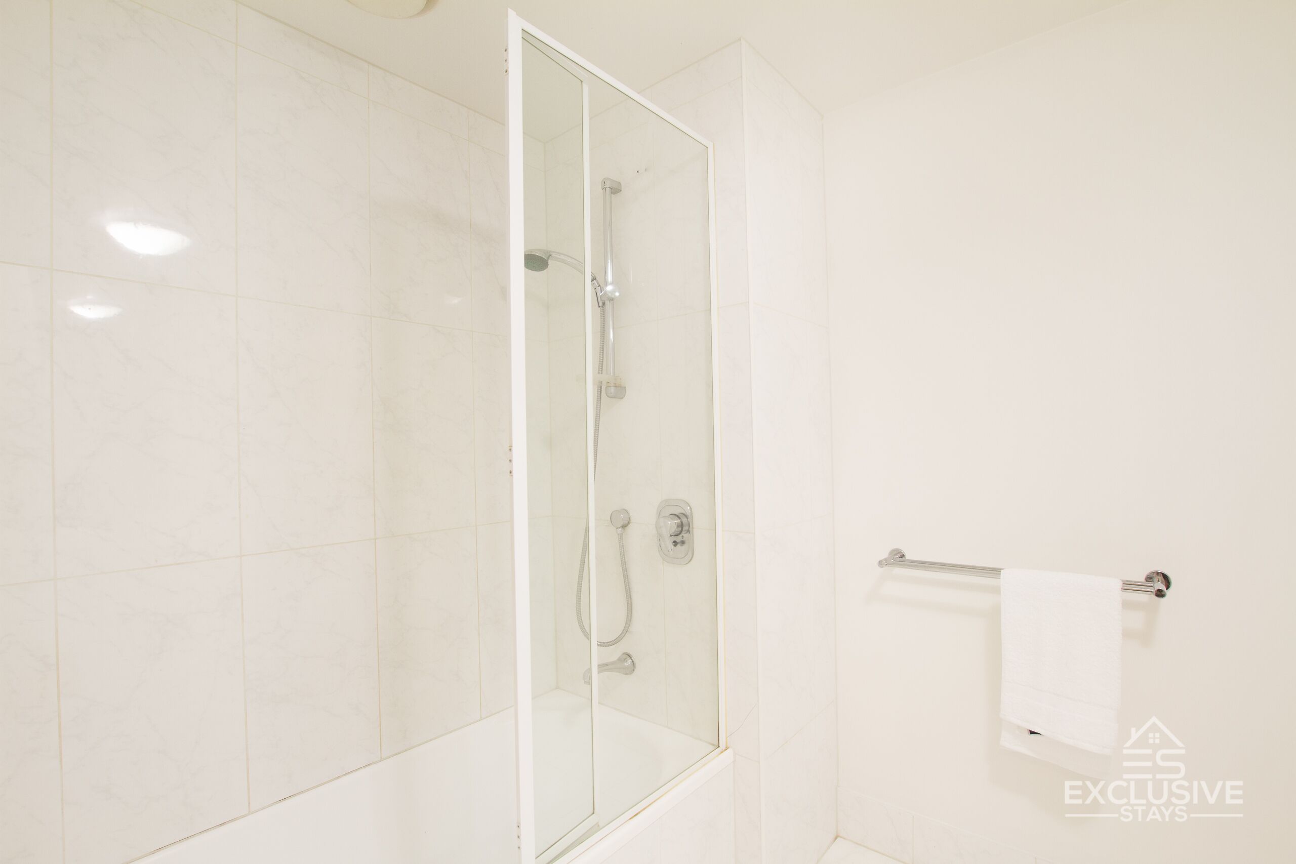 Exclusive Stays - Summit — image 15