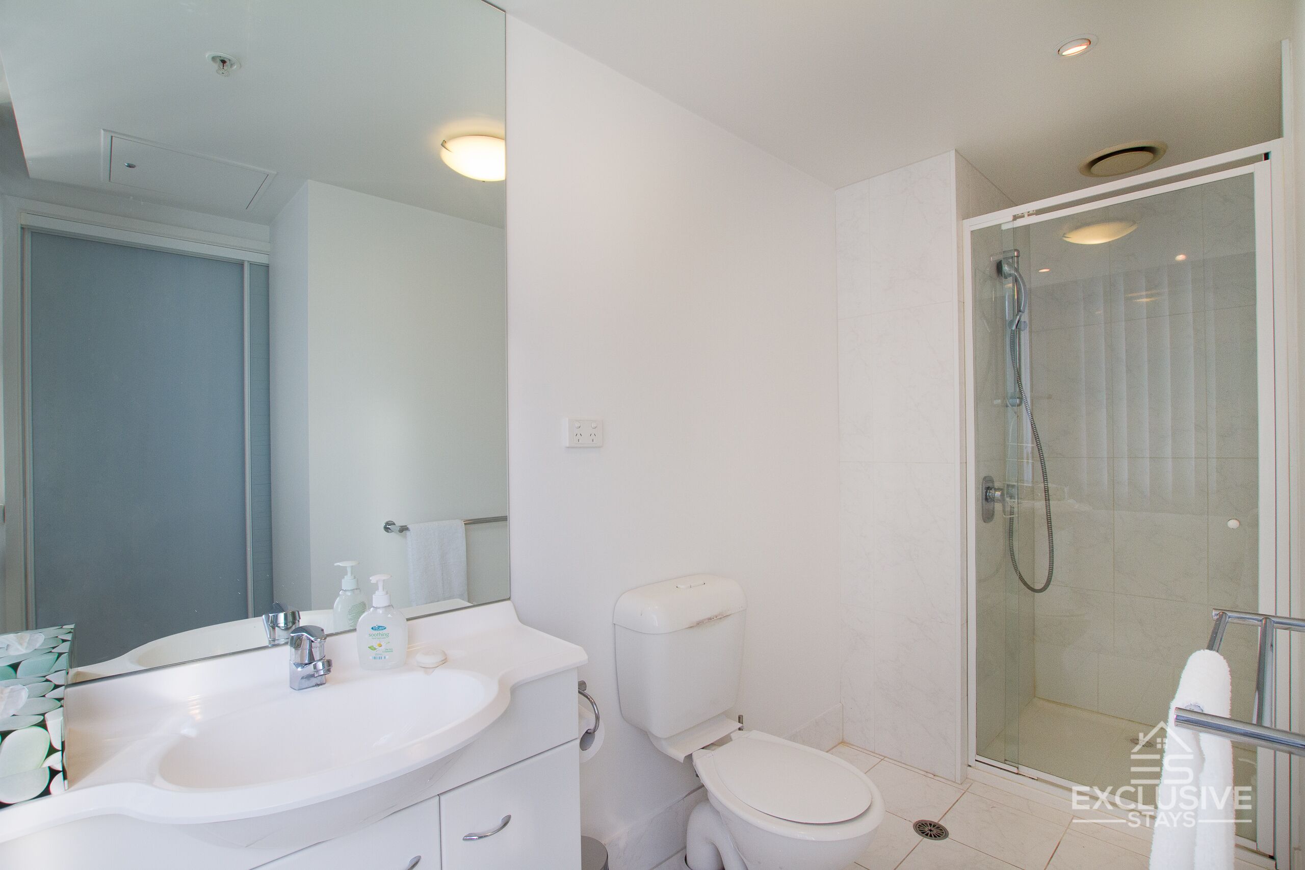 Exclusive Stays - Summit — image 12