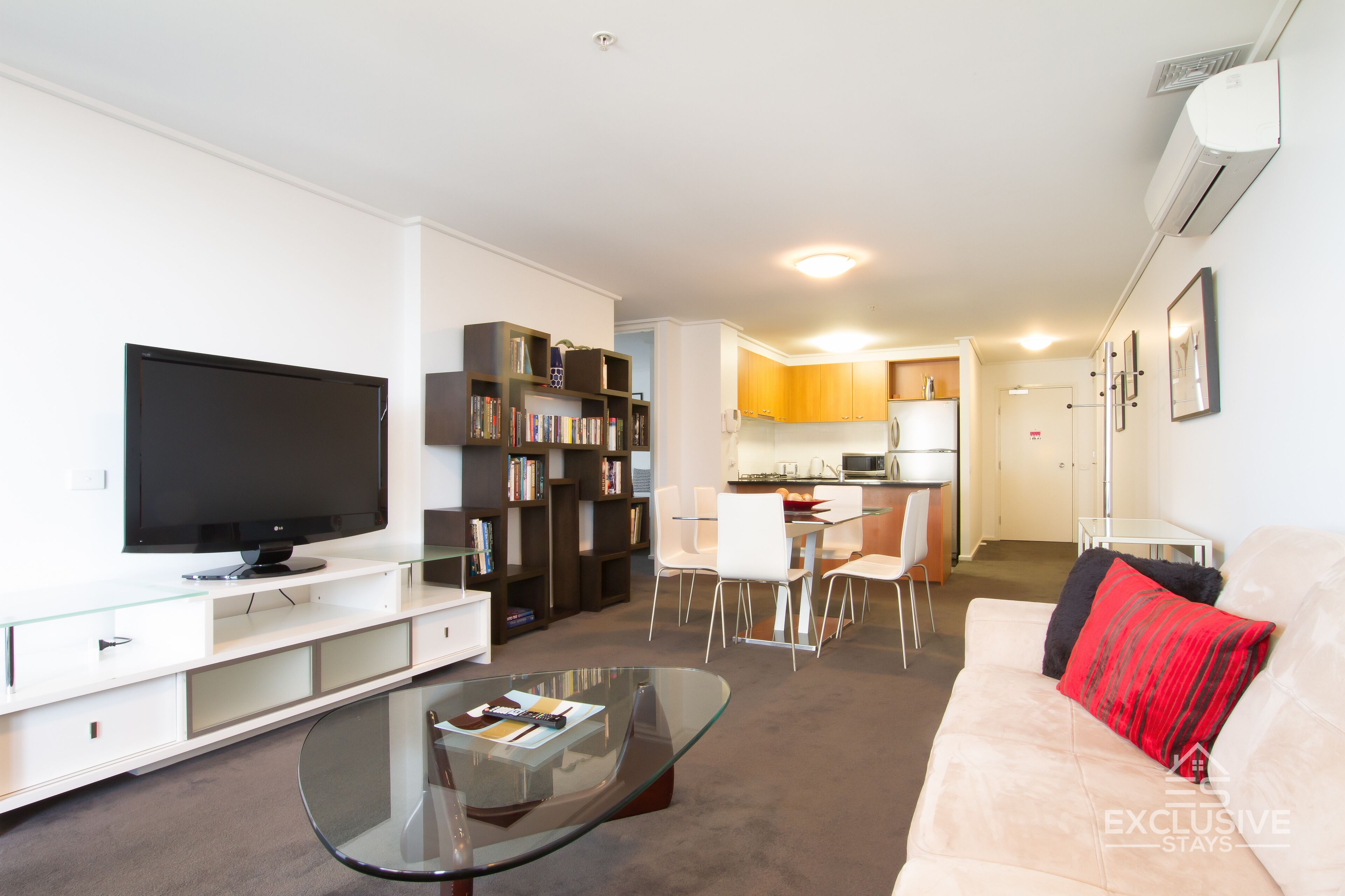 Exclusive Stays - Summit — image 5