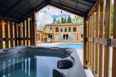 Amazing Estate in heart of Poconos with Private Heated Pool and Hot Tub