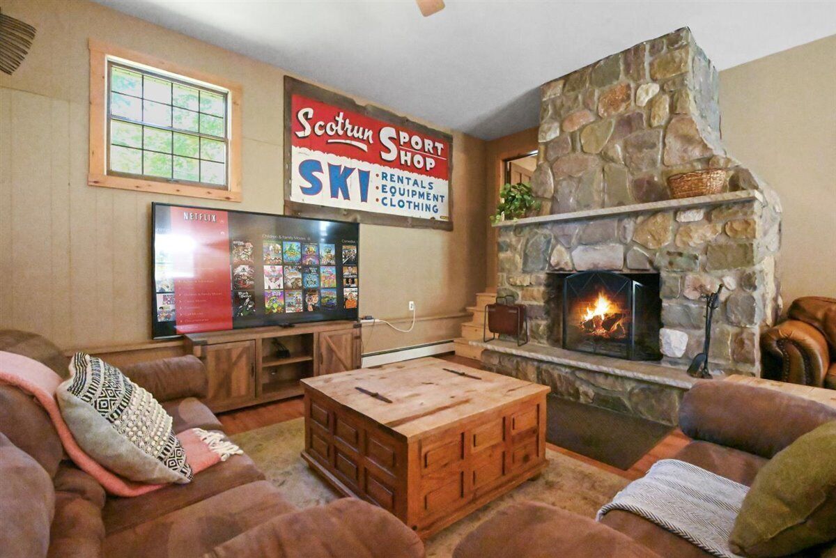 Spacious Colonial with streamside access and minutes from popular attractions