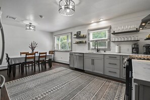 Fridge, microwave, oven, stovetop - Spacious Colonial with streamside access and minutes from popular attractions (Tannersville)