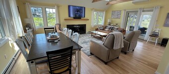 Bañado por el sol y encantador, 2 minutos a pie de playa privada. Increíbles puestas de sol. WIFI.