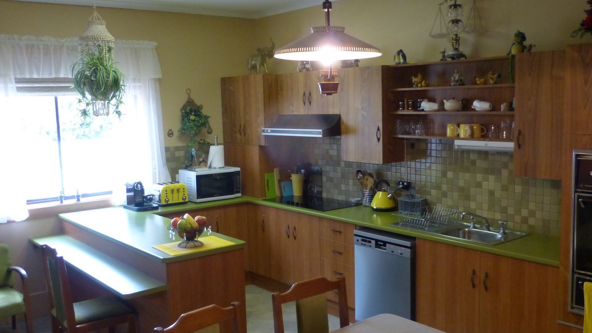 Location Location Location \nClosing for Renos 6th May - Sept 6th \nour apologies — image 10