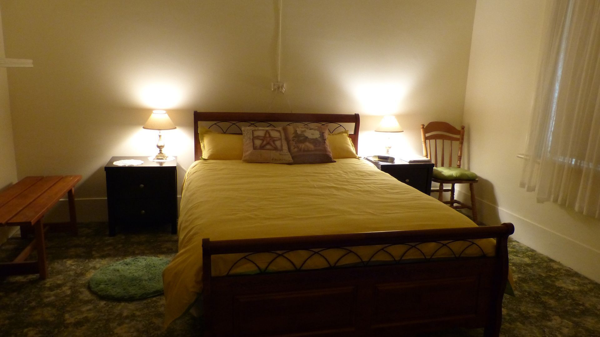 Location Location Location \nClosing for Renos 6th May - Sept 6th \nour apologies — image 17