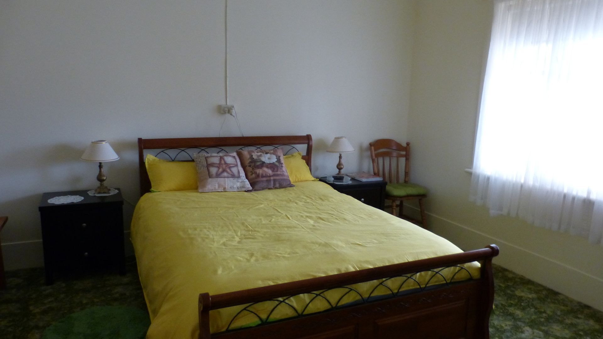 Location Location Location \nClosing for Renos 6th May - Sept 6th \nour apologies — image 18