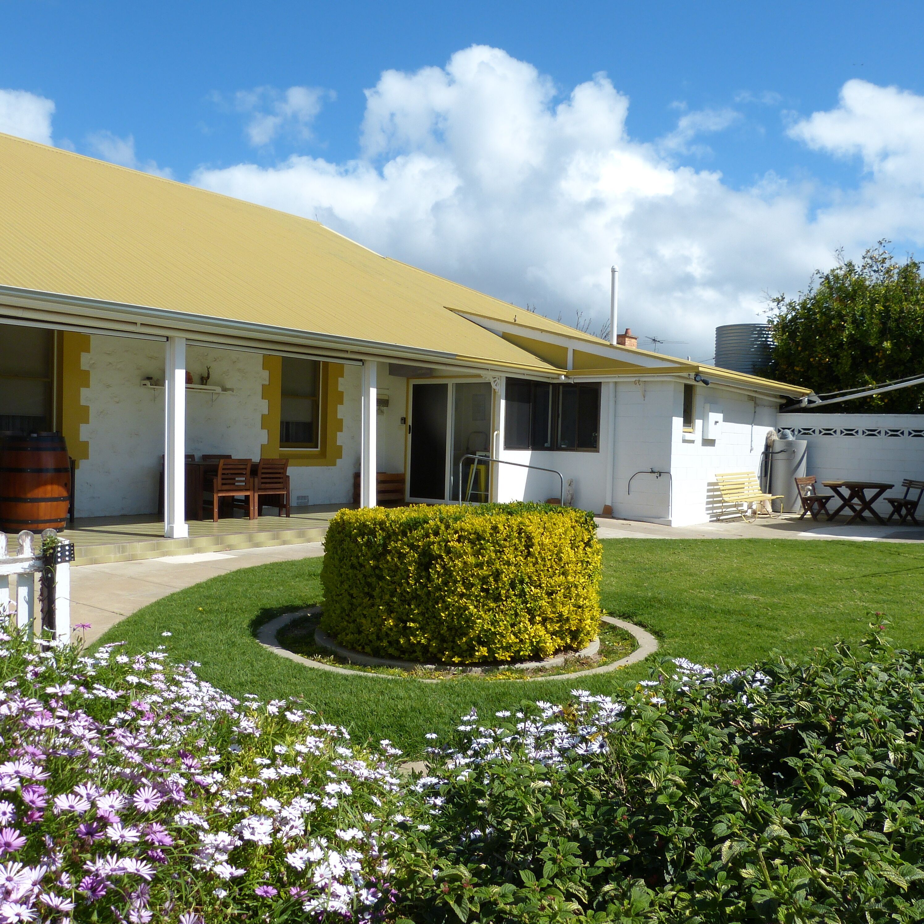 Location Location Location \nClosing for Renos 6th May - Sept 6th \nour apologies — image 8