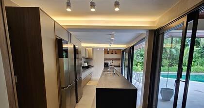 House in Riviera, 600 meters from the beach: swimming pool, jacuzze and tennis court!