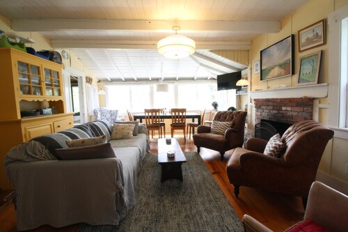 4BR historic cottage on Pamet & Cape Cod Bay. Kayak heaven. WIFI. Washer dryer.