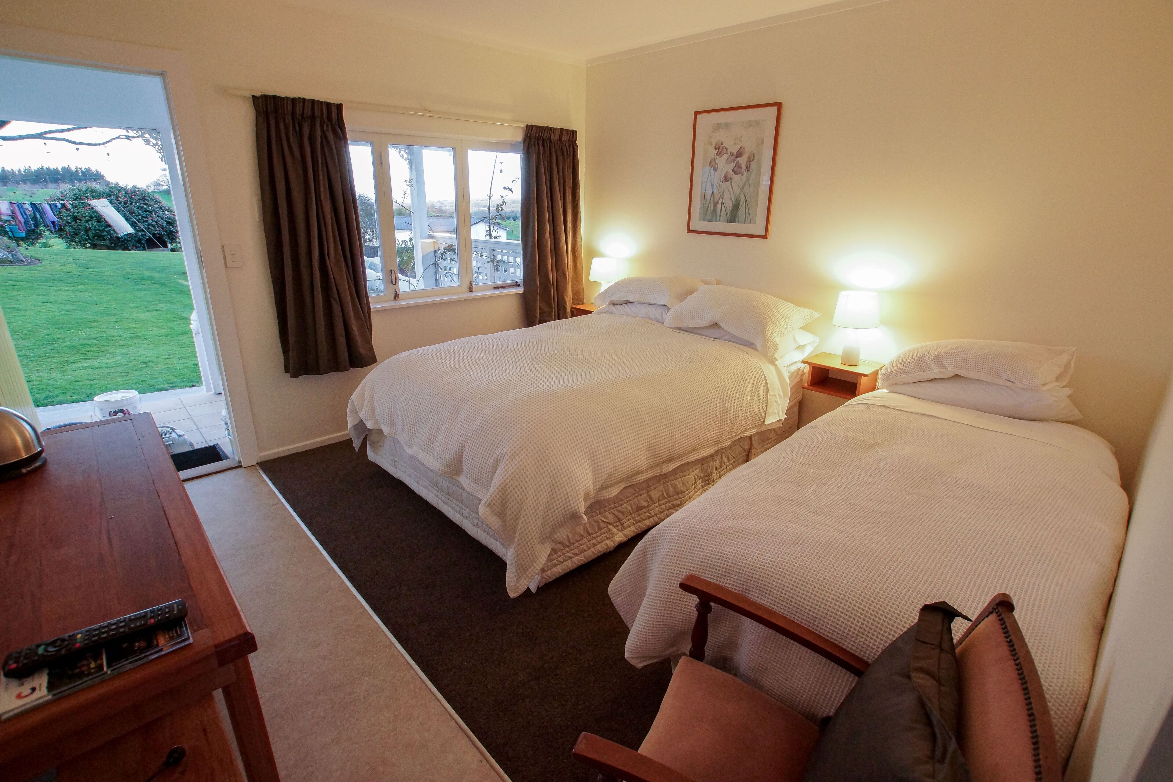 Iron/ironing board, WiFi, bed sheets