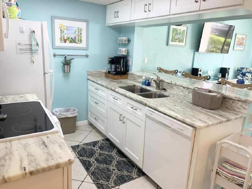 Coastal Hideaway: 1B/2B Ground Floor Condo