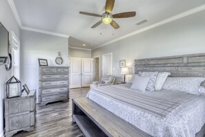 5 habitaciones, tabla de planchar con plancha y acceso a internet