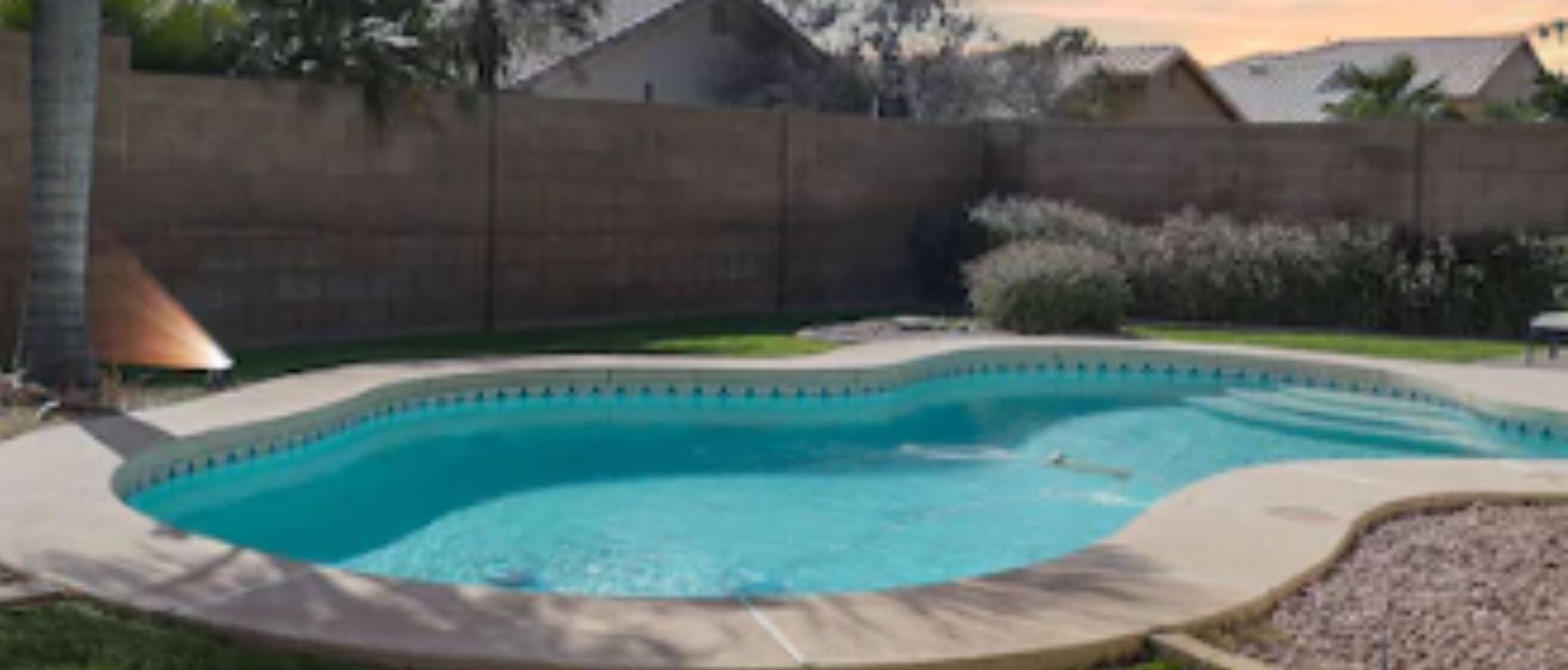 ✔ Desert Oasis ★ Pool ★ 3 BDRM ★ MSTR KING BED ★ Stocked KITCHEN ★ EV Charger