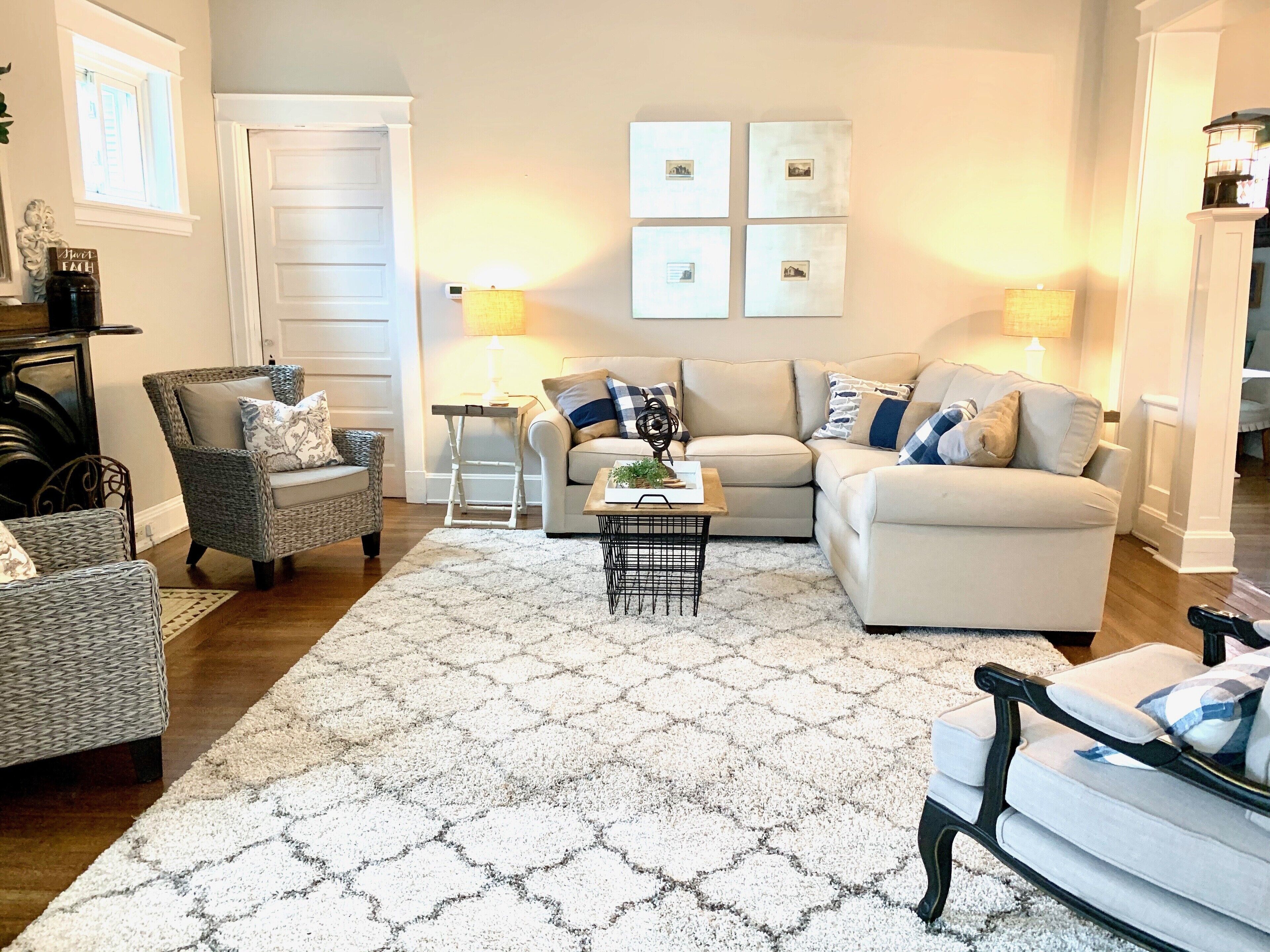 The Gray Whale. 6 BR 3 Baths. Three miles to Downtown Cincinnati. Sleeps 18+