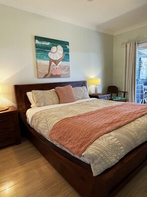 2 habitaciones, escritorio, tabla de planchar con plancha y wifi gratis 