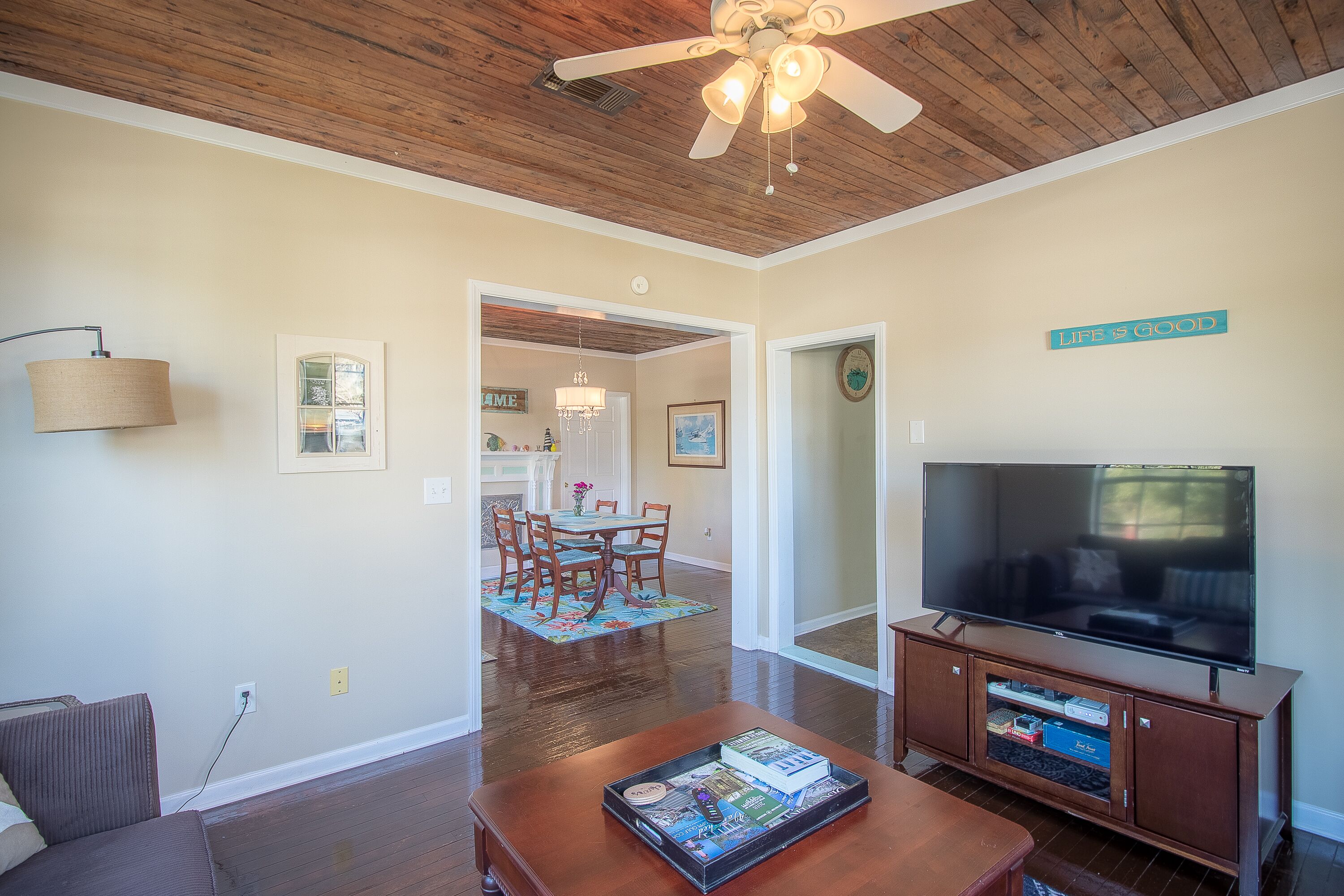 Comfy and Cozy 5 min walk to the Gulf in Historic District