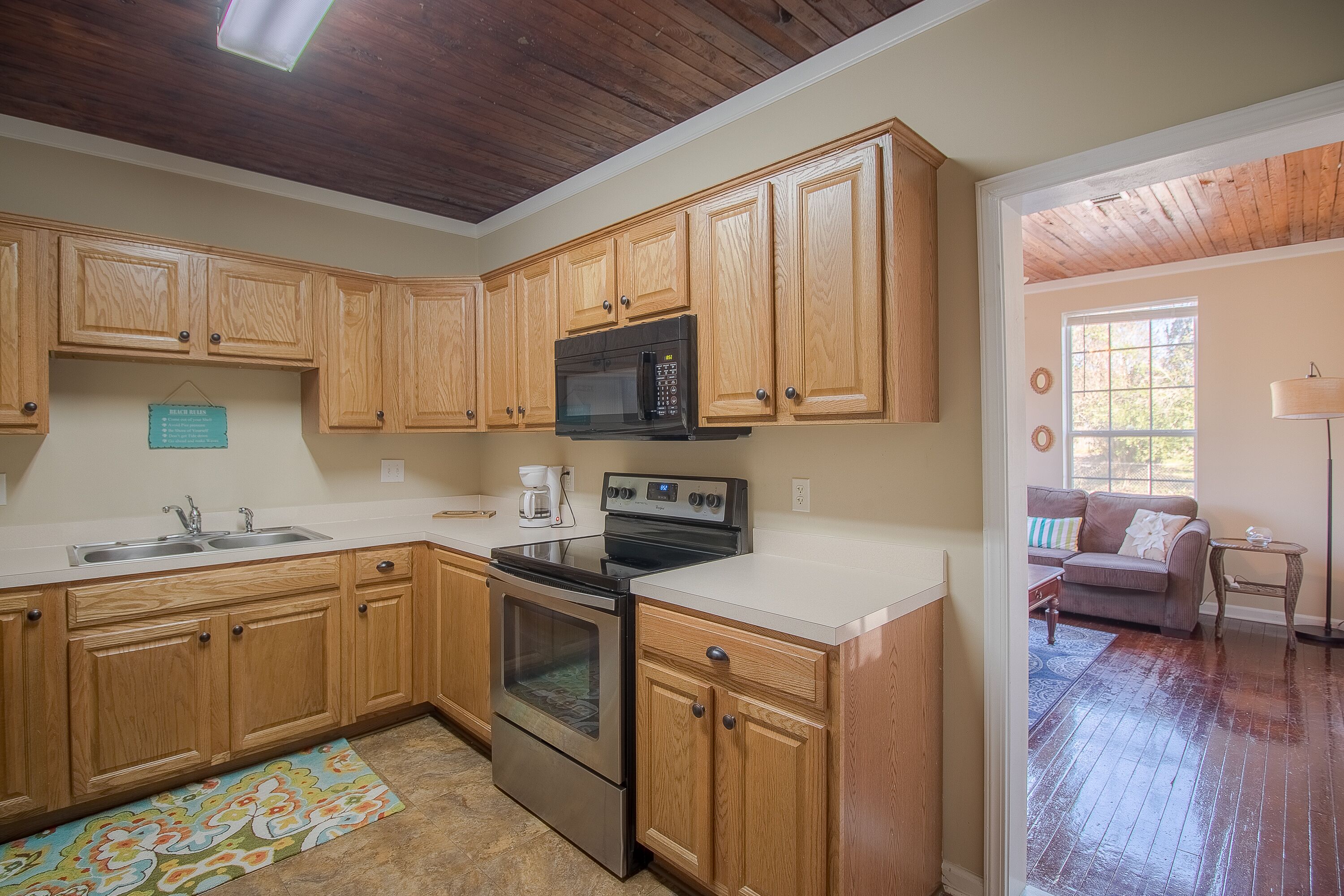 Comfy and Cozy 5 min walk to the Gulf in Historic District