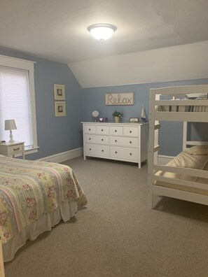 3 bedrooms, free WiFi, bed sheets