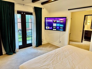 5 bedrooms, iron/ironing board, WiFi, bed sheets - Backyard Oasis + Private Pool + Walk to Downtown - Eastside Oasis! (Austin)