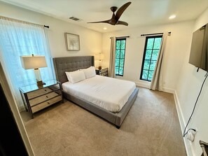 5 عدّة غرف نوم ومكواة/لوح كي وواي فاي وملاءات أسرّة