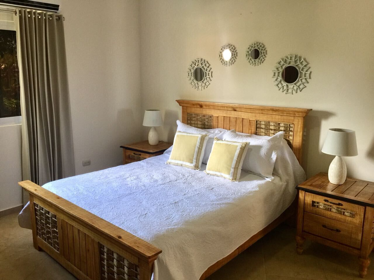 4 室のベッドルーム、アイロン / アイロン台、インターネット、ベッドシーツ