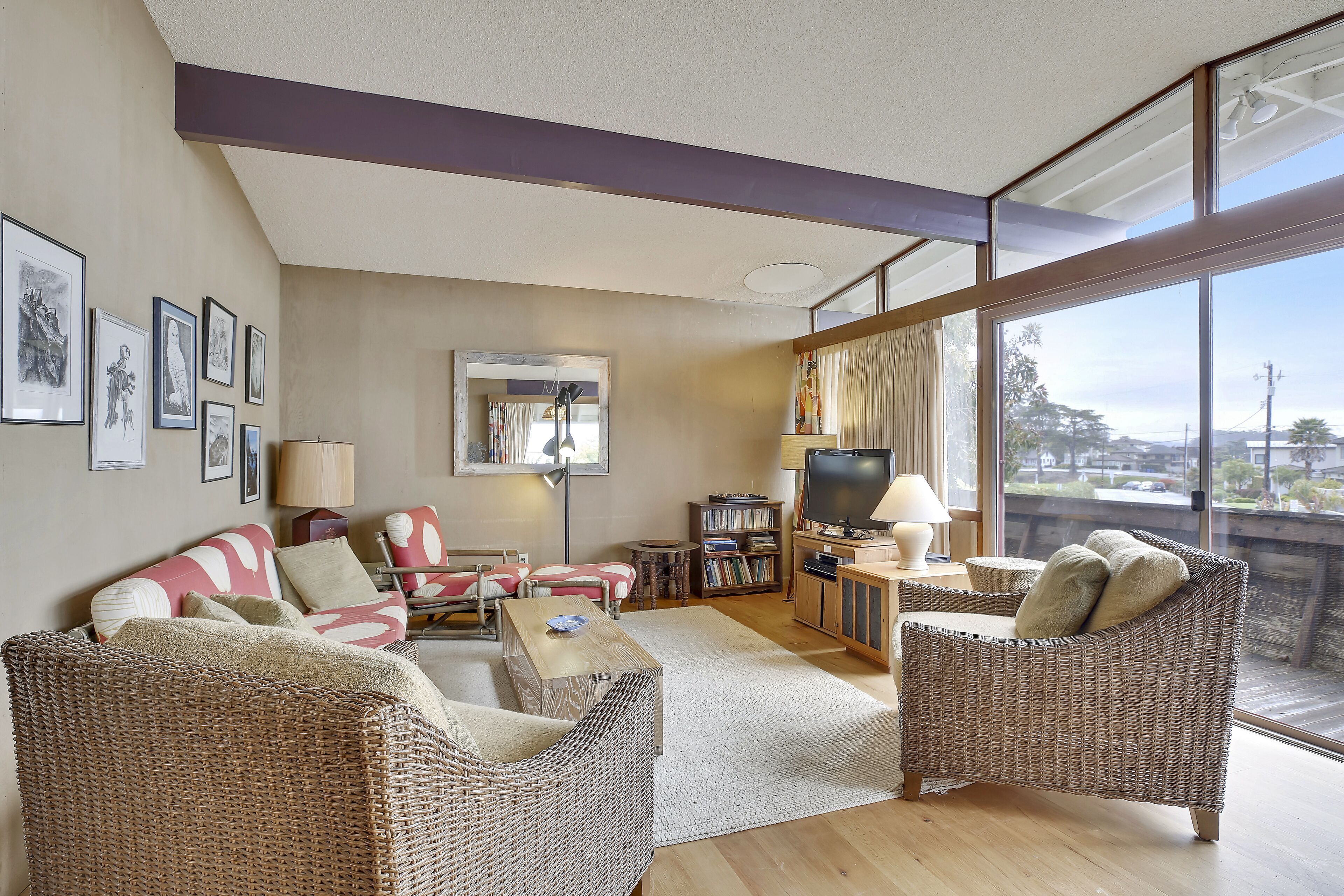 Pebble at Sunny Cove