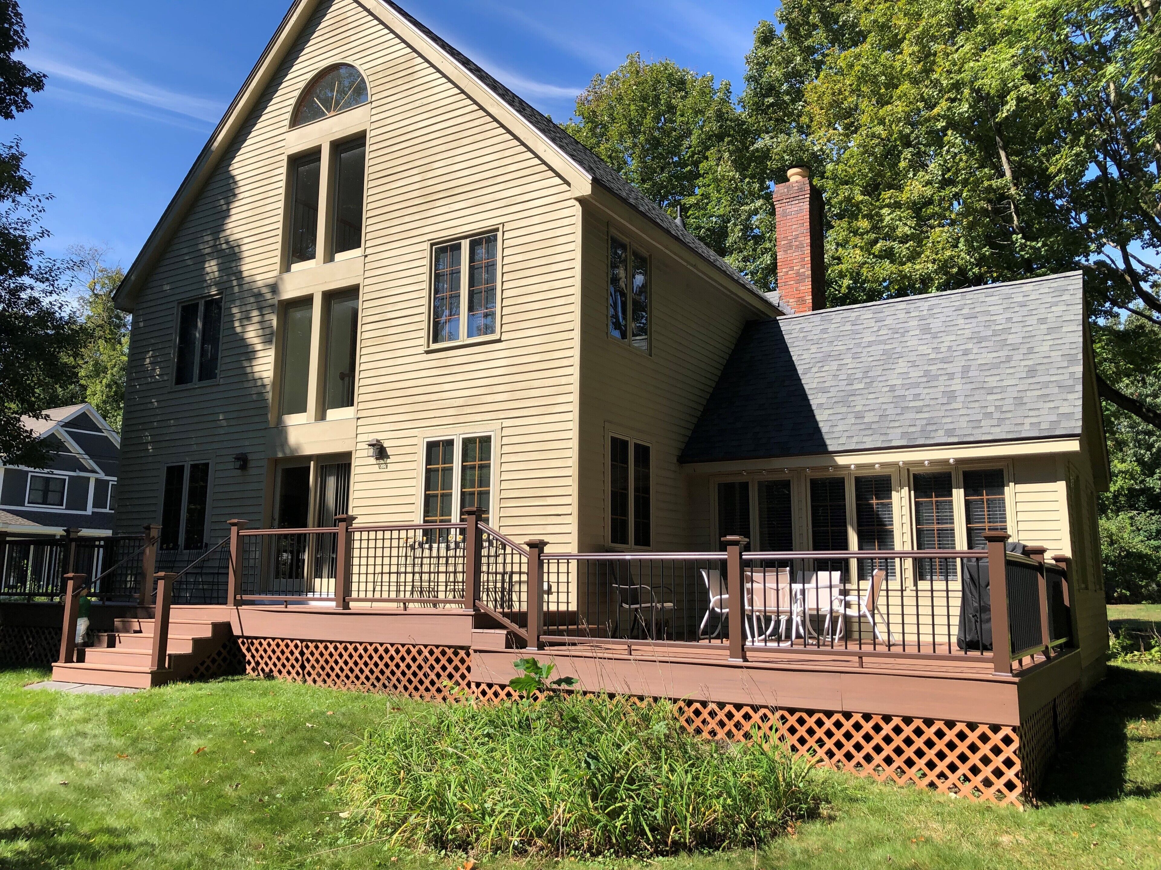 Giddy Up! Racetrack Rental only 3-Blocks from Track Entrance