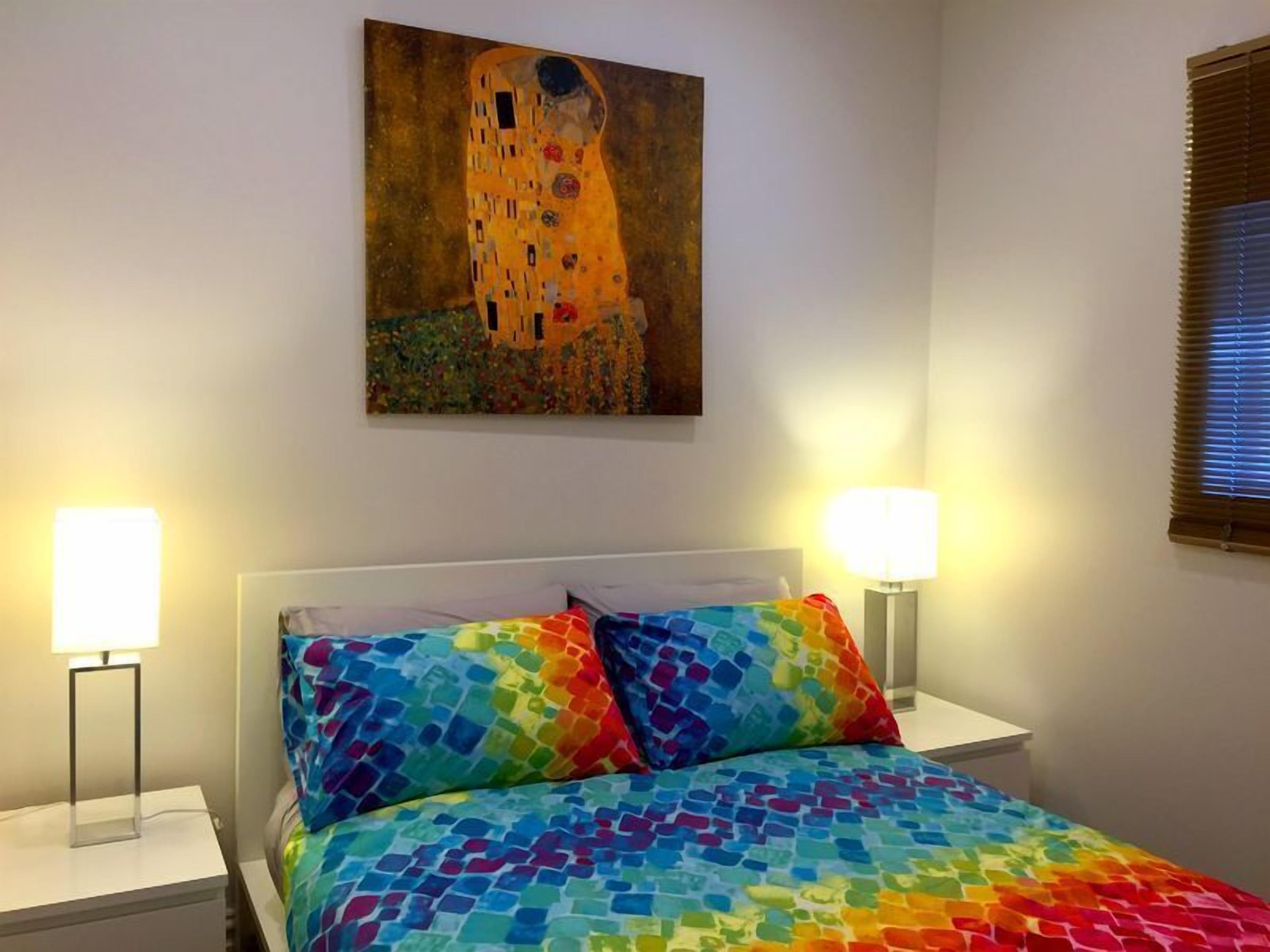 Superb Location Between City & Bondi Beach in Bondi Junction — image 8