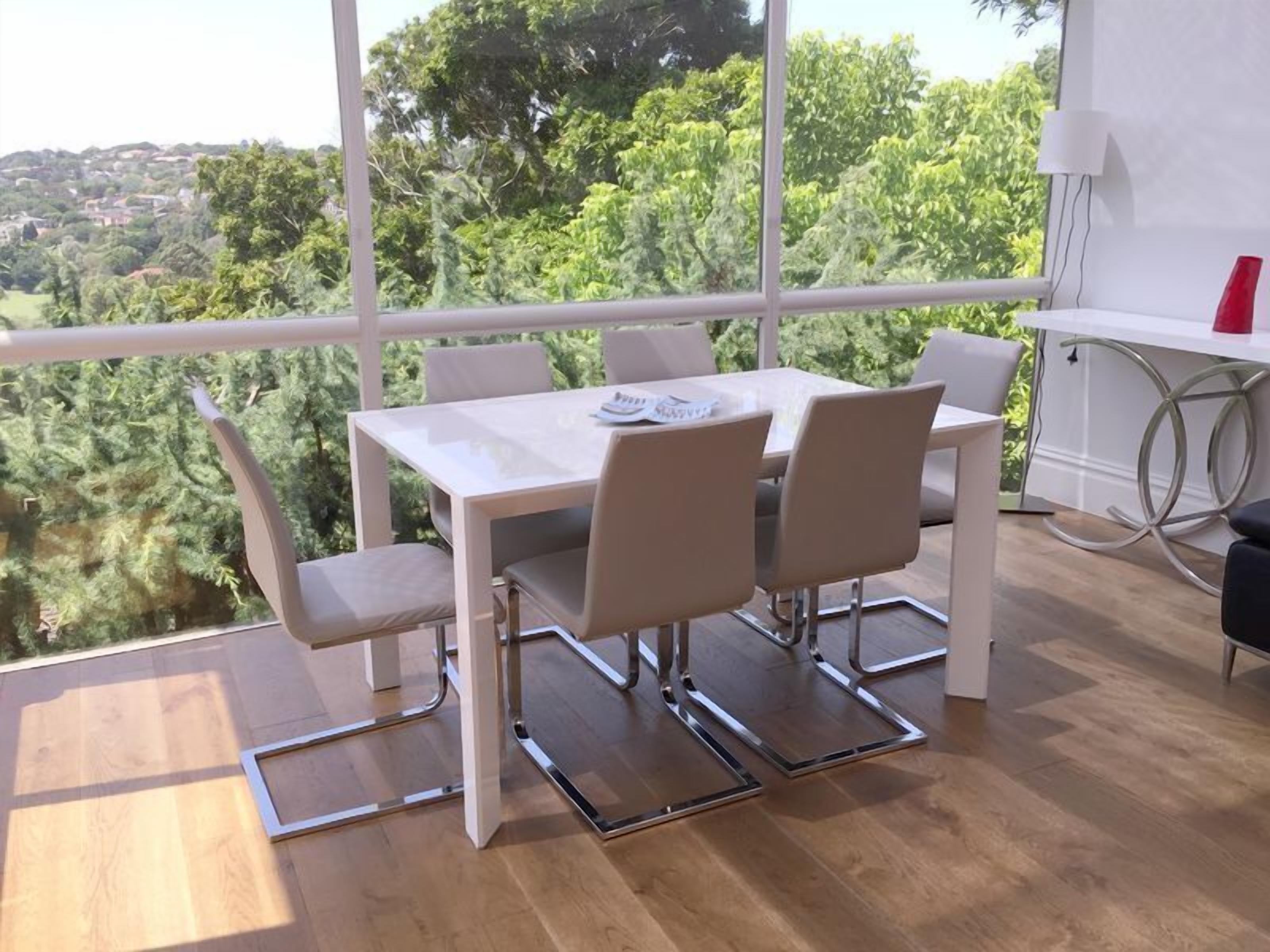 Superb Location Between City & Bondi Beach in Bondi Junction — image 4