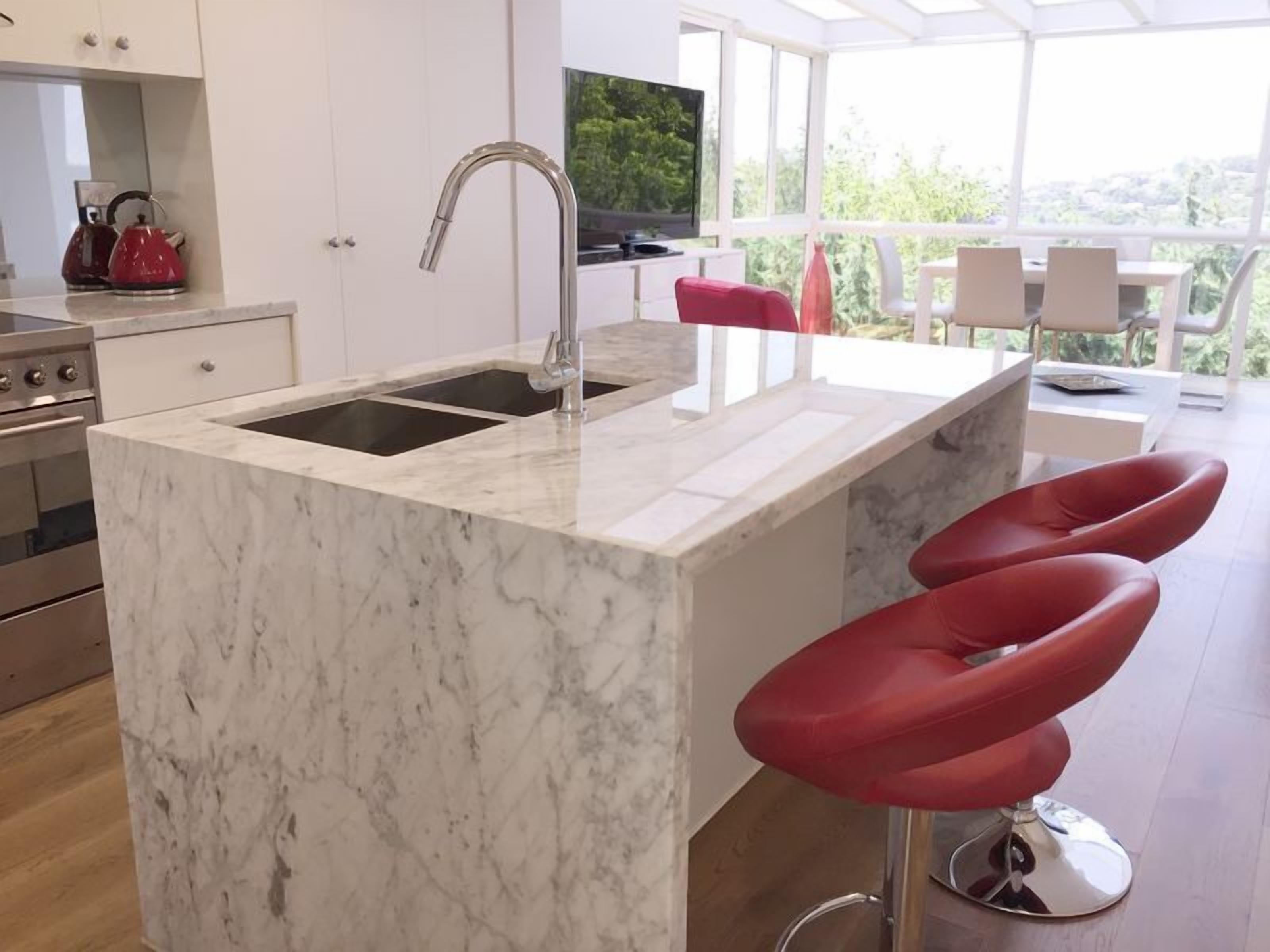 Superb Location Between City & Bondi Beach in Bondi Junction — image 16