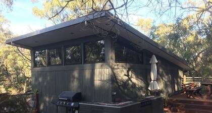 Janaza Retreat right in the middle of Halls Gap township. Pet friendly.