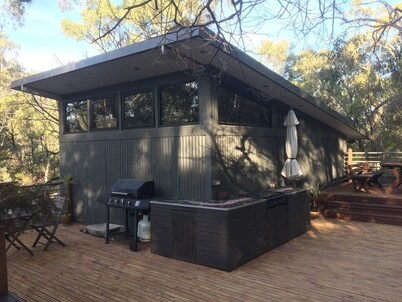 Janaza Retreat right in the middle of Halls Gap township. Pet friendly.