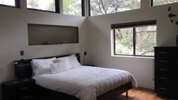 1 bedroom, iron/ironing board, bed sheets