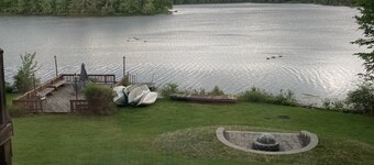 Beautiful Full-Size Private Lakefront Gated Home with dock / boats