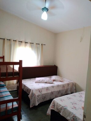 3 Schlafzimmer, Bügeleisen/Bügelbrett, WLAN, Bettwäsche