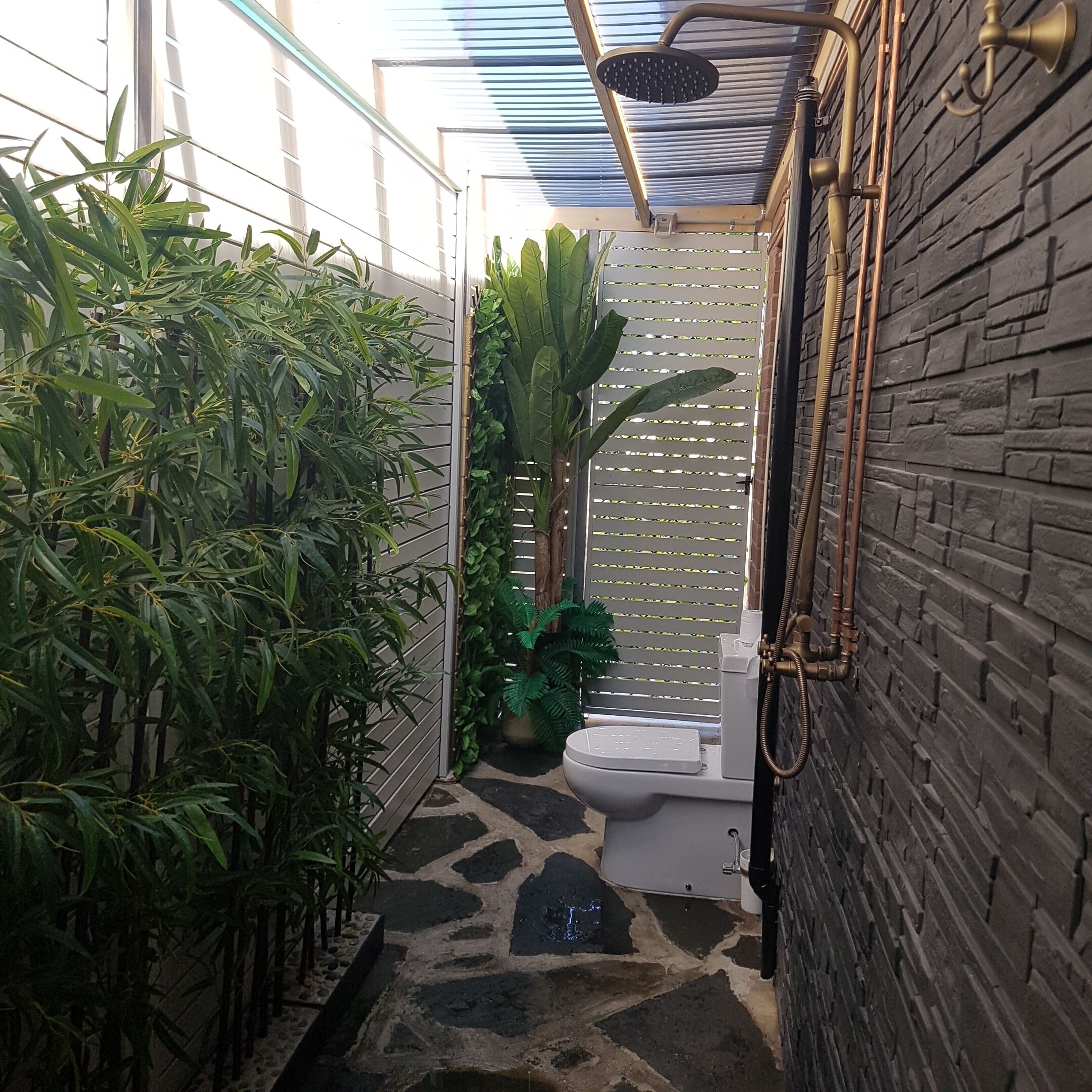 Magnificent Mid Century Modern Pool house  between CBD/Glenelg. Sleeps 22 — image 29