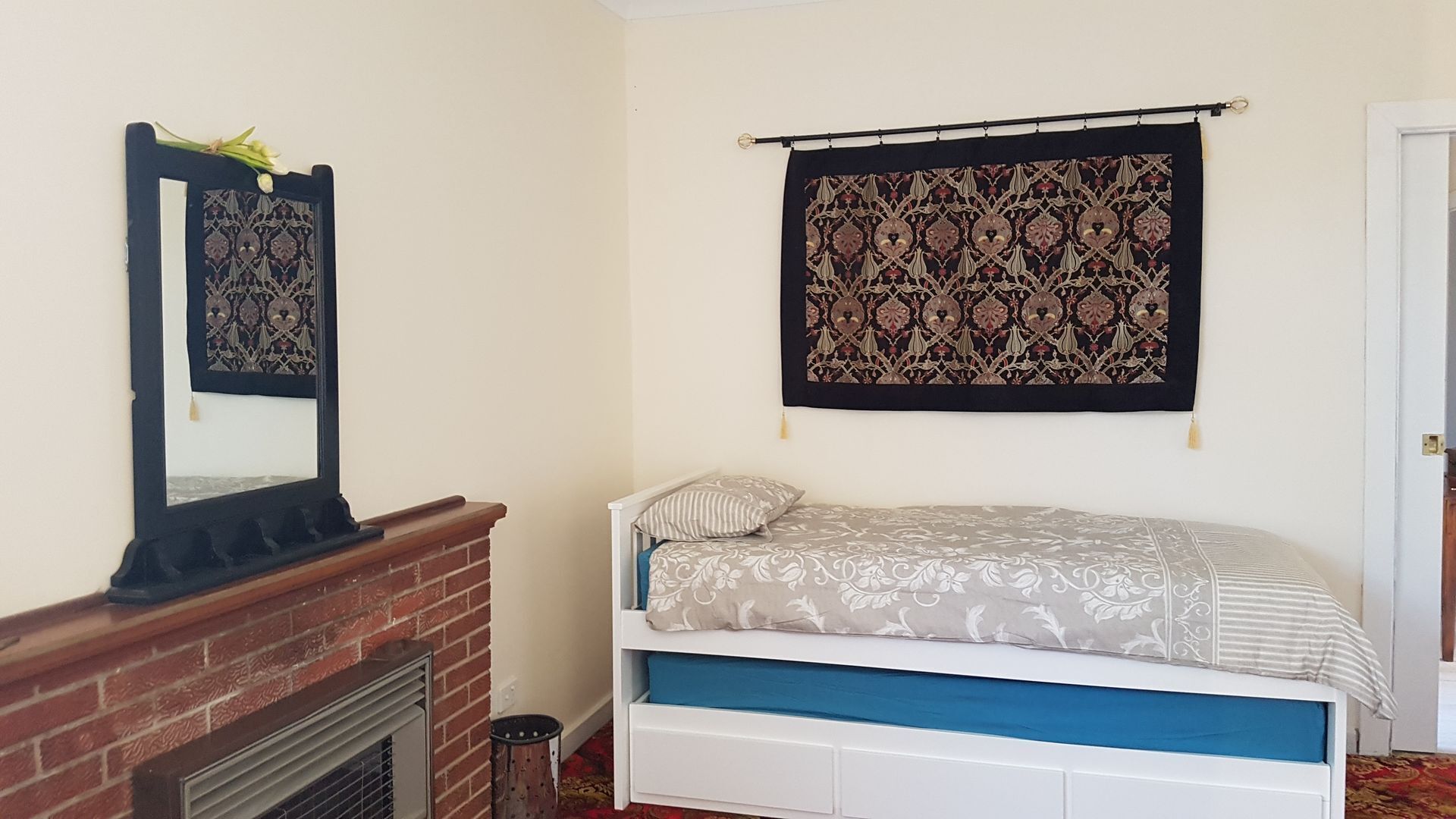 Magnificent Mid Century Modern Pool house  between CBD/Glenelg. Sleeps 22 — image 20