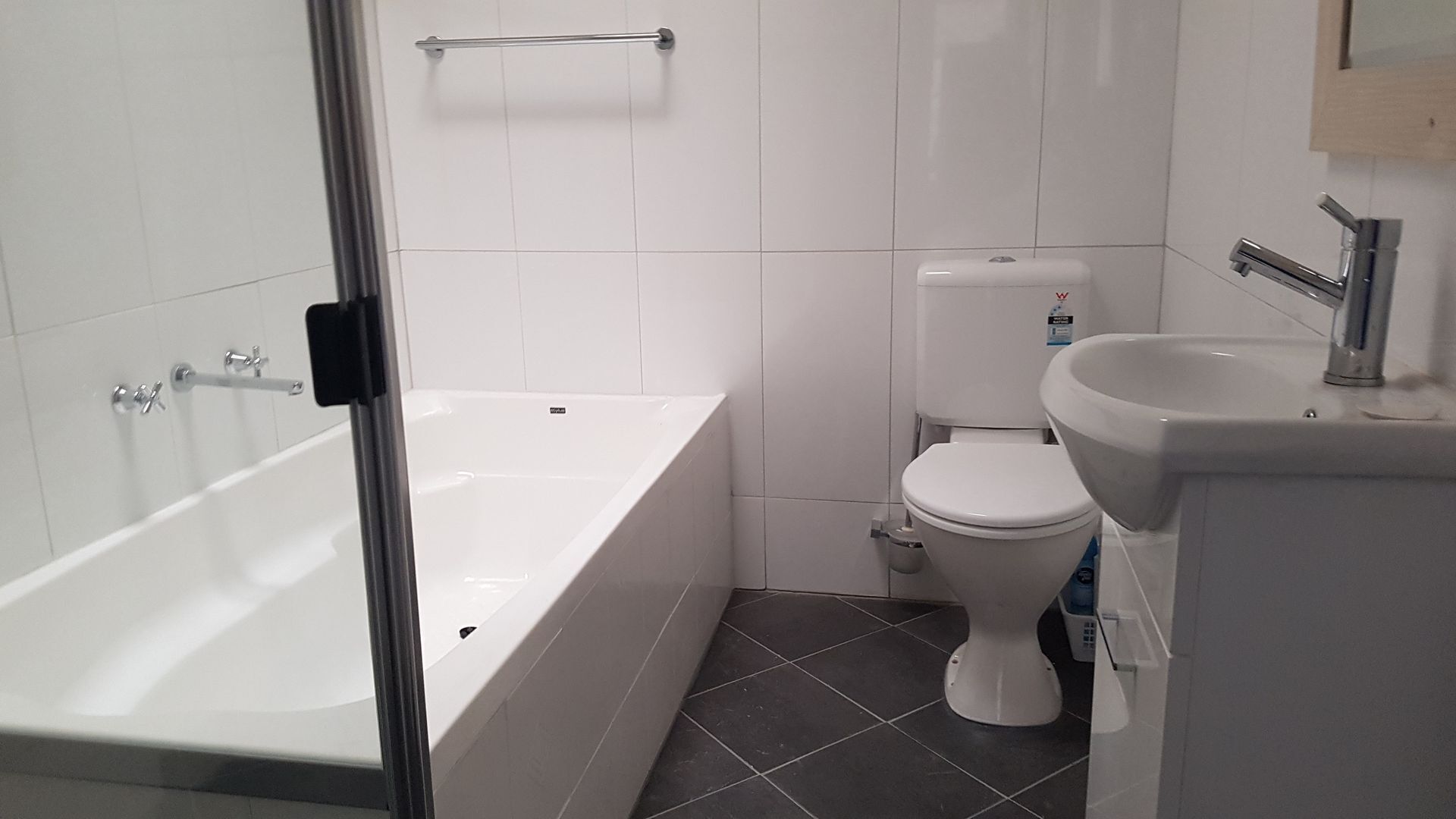 Magnificent Mid Century Modern Pool house  between CBD/Glenelg. Sleeps 22 — image 22